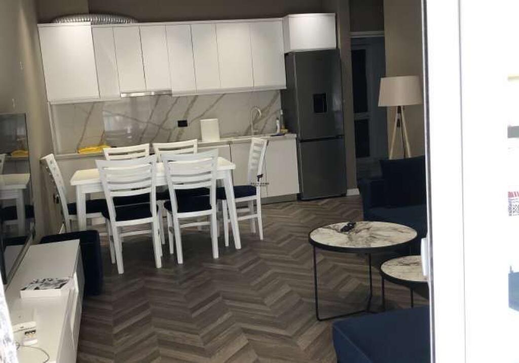 APPARTAMENTO IN AFFITTO 1+1 COMUNE DI PARIGI 600 EURO