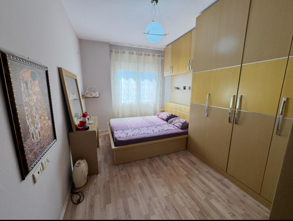 APARTAMENT 2+1 PER QIRA NE MISTO MAME !