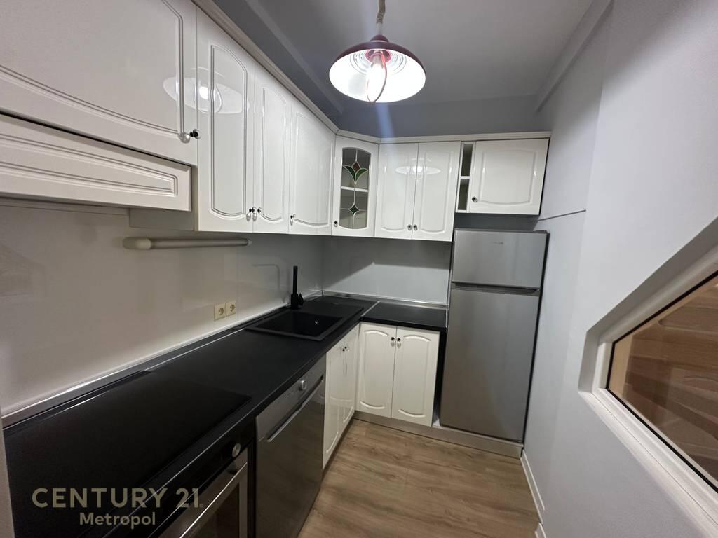 🏢 Jepet me Qira Ambient Dupleks për Zyrë | 130 m² | Qendër – Tiranë