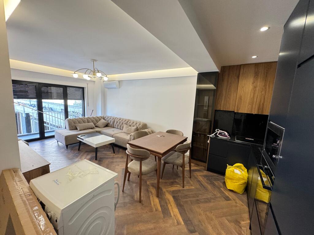 Jepet me qera apartament 2+1+2, Kodra e Diellit
