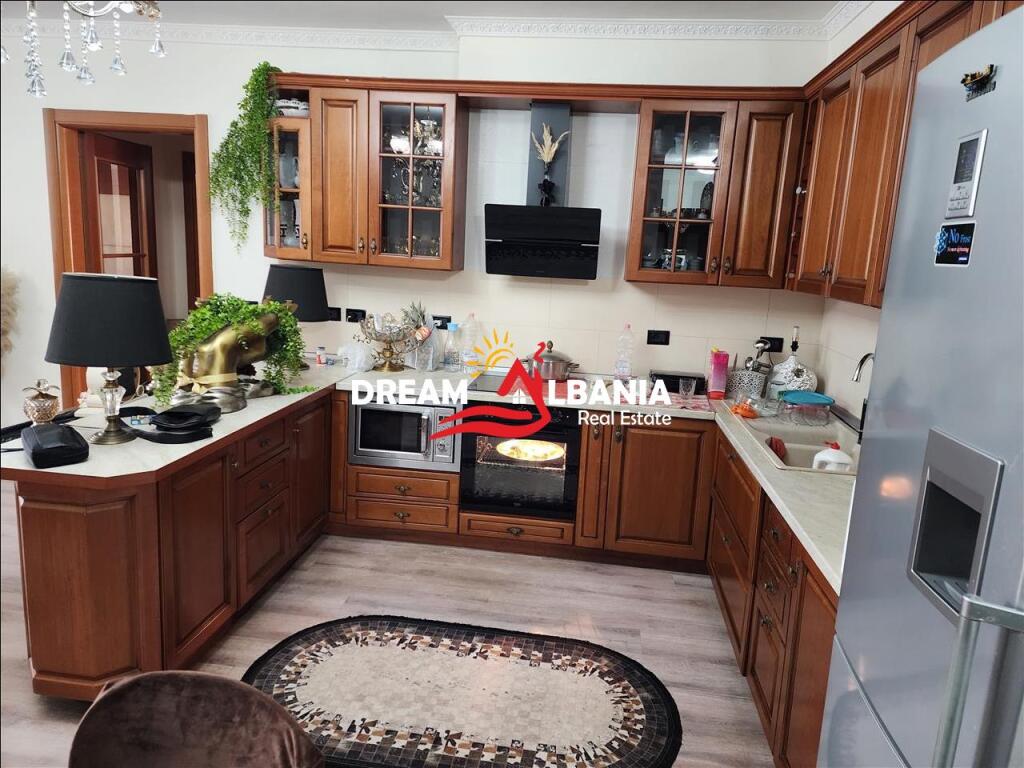 Apartament 2+1+2WC ne Shitje Midis Rruges se Dibres dhe Rruga e Barrikadave ne Tirane (ID 41211839)