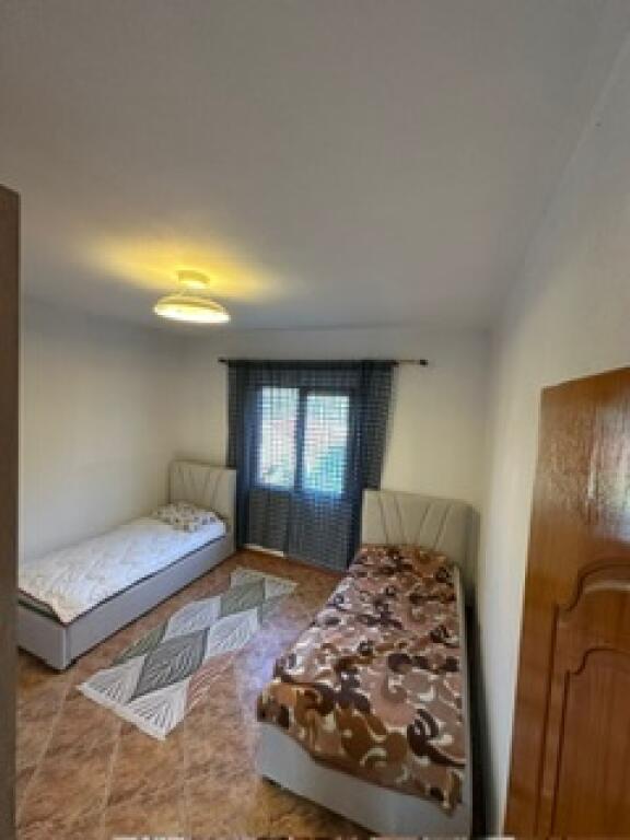 Affittasi 2+1 appena arredato a Kombinat 400€