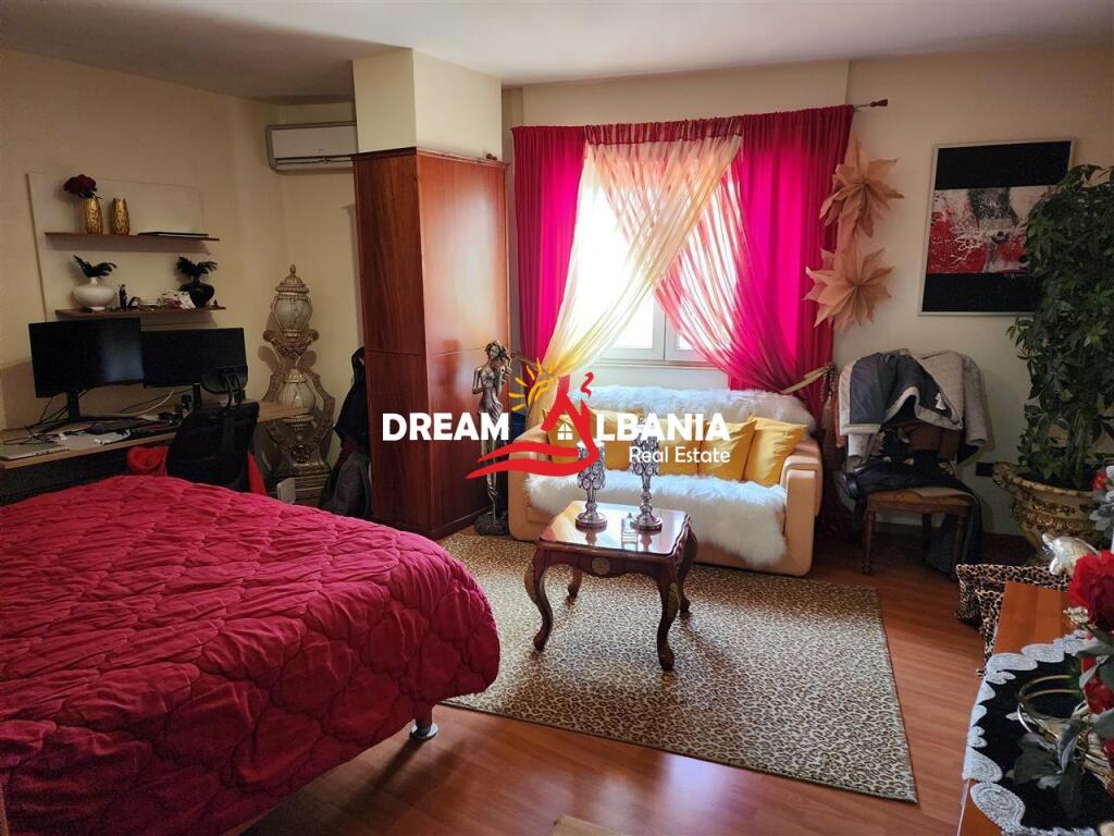 Apartament 2+1+2WC ne Shitje Midis Rruges se Dibres dhe Rruga e Barrikadave ne Tirane (ID 41211839)