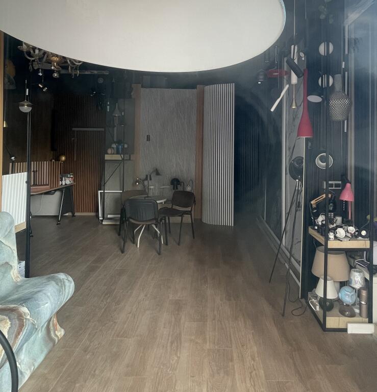 Business unit with veranda for rent on Kosovareve Street