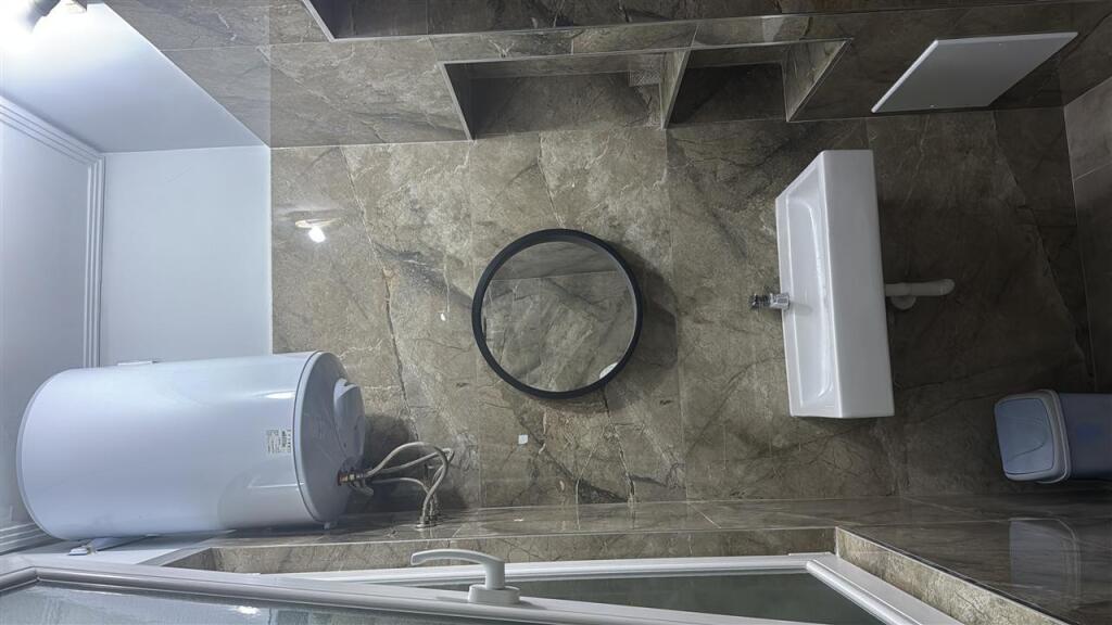 Ali demi, apartament 1+1 me qera (250 euro)
