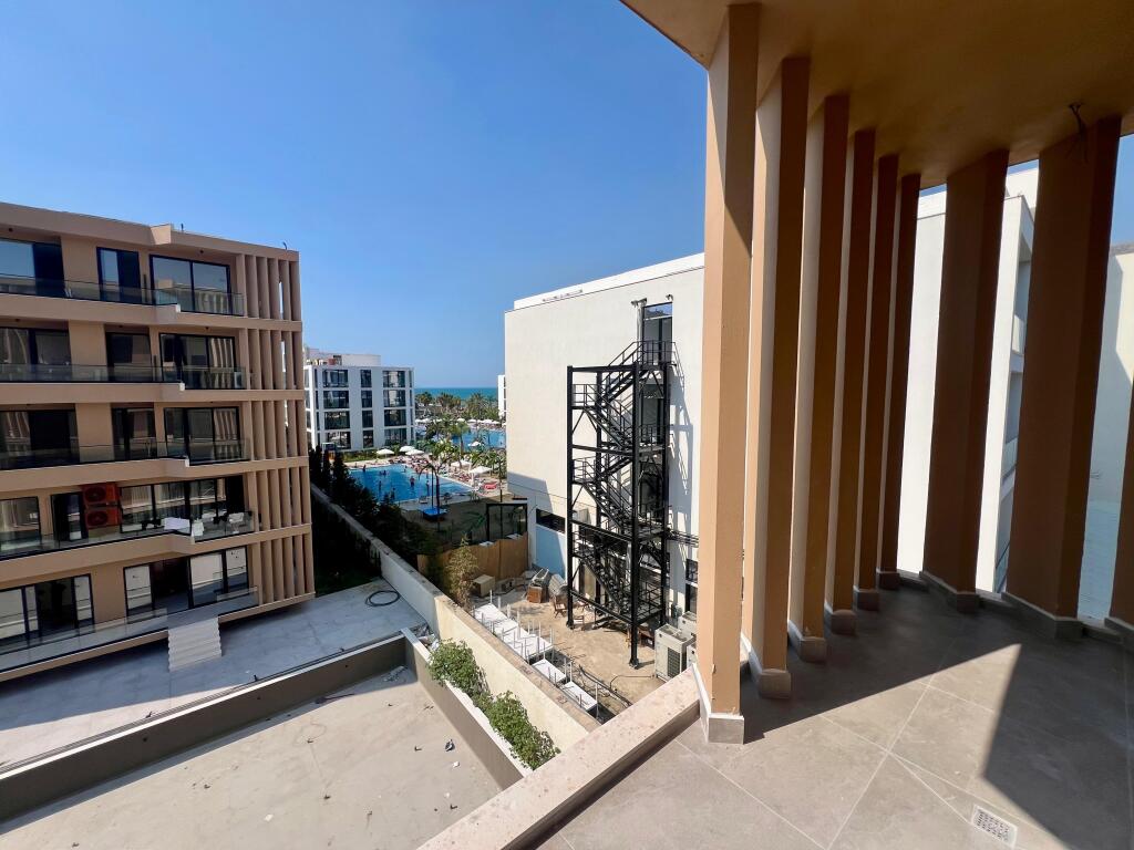 Apartament Per Shitje Tek Regina Palm Radhime