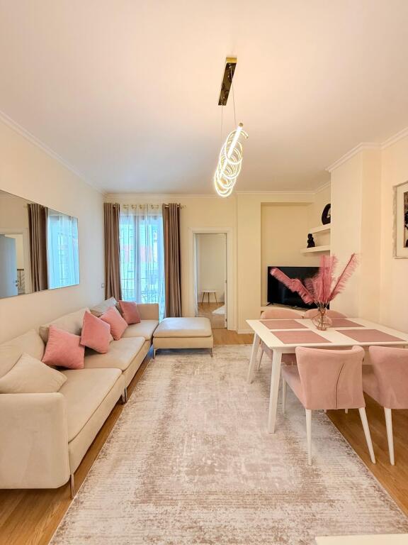 Jepet me qera Apartament 2+1, Rruga e Kosovareve