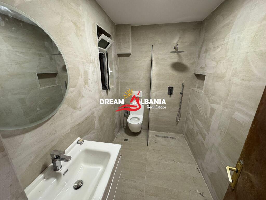Locale Ufficio ( Ap 3+1 ) in affitto in Via Durazzo (ID 42711344)

