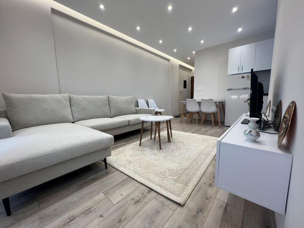 1+1 for rent Pazari i Ri
