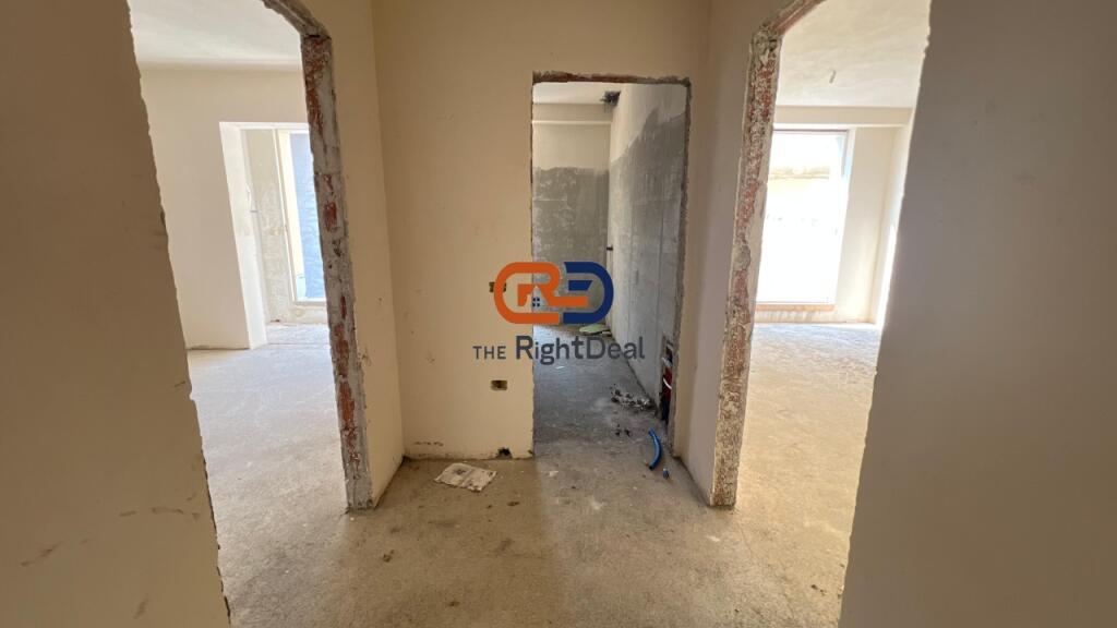 Al Nuovo Boulevard, Appartamento 1+1 Con Pianta Regolare In Vendita !!!