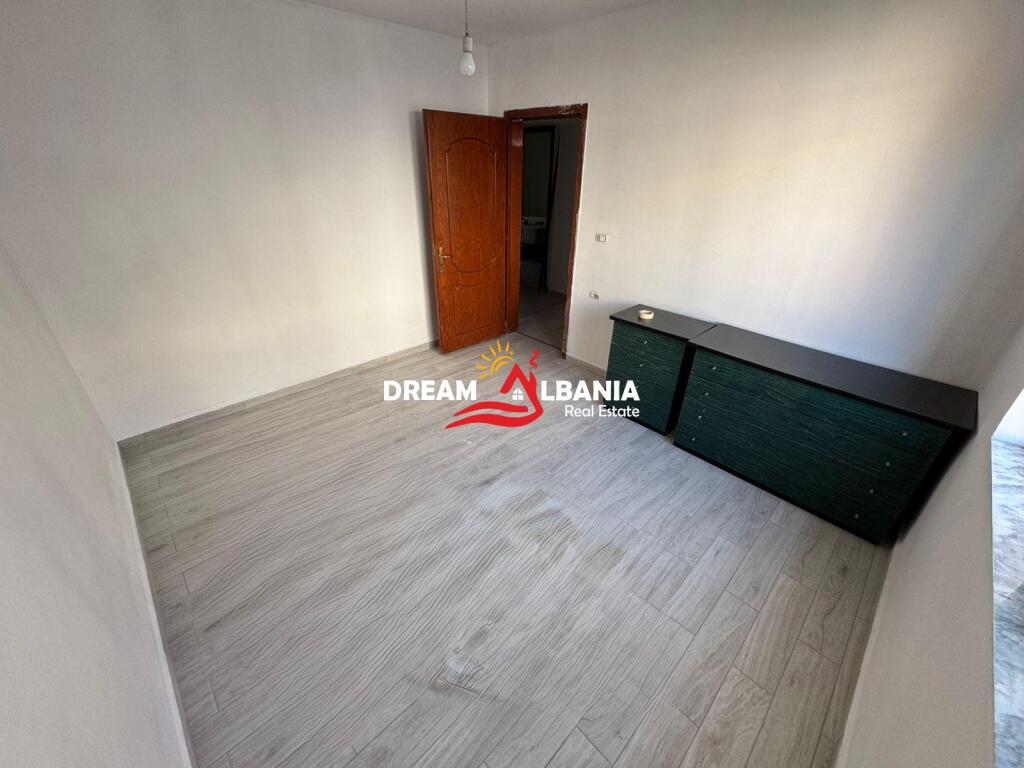 Apartament 2+1 me Qera ne Ali Dem, prane Shkolles Kushtrimi Liris (ID 4229458)