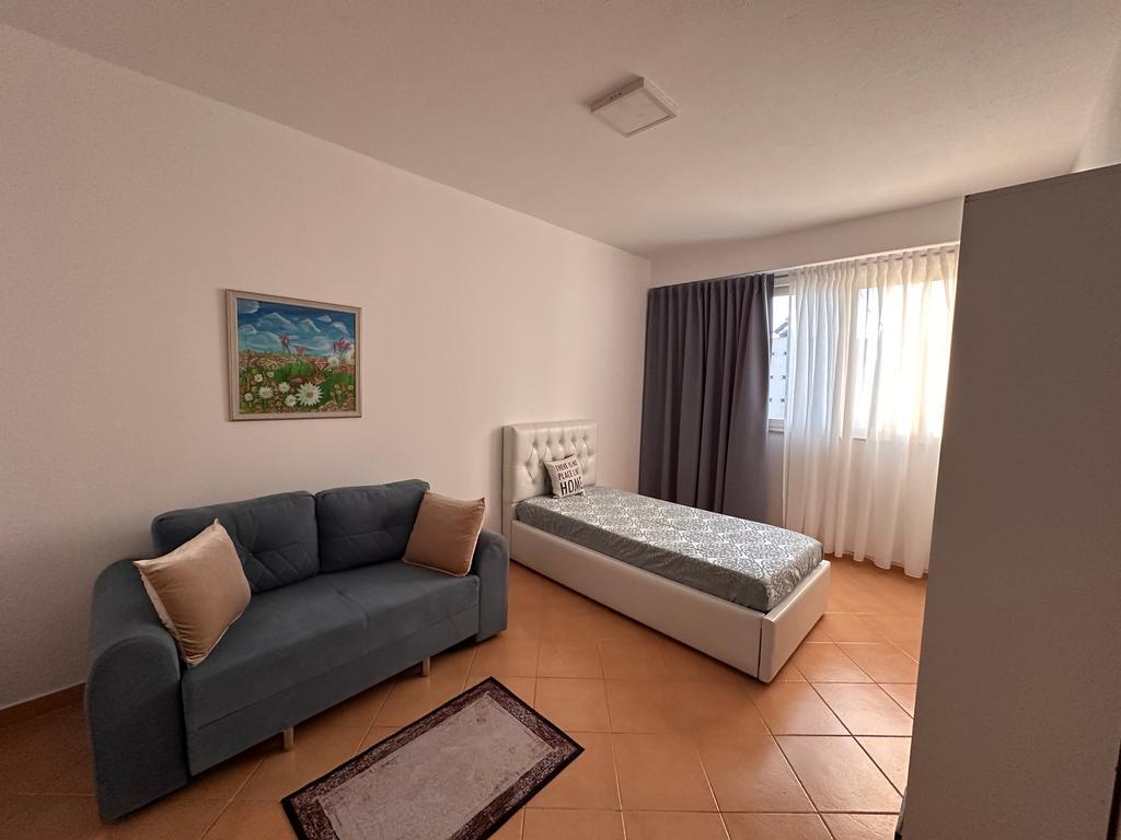 AFFITTASI APPARTAMENTO 2+1 VICINO AL MUNICIPIO DI PARIGI VICINO ALLA VIA KOSOVAREVE !
