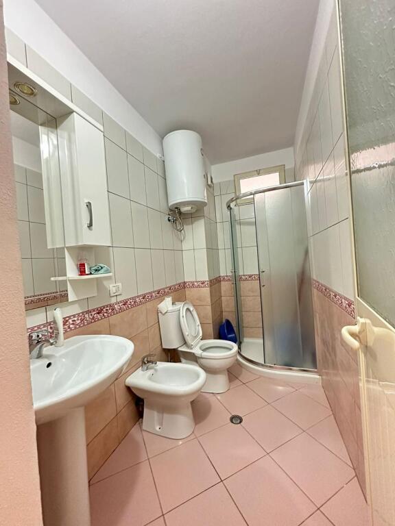 Apartament 2+1+2 per qira pranë Drejtorise se Policisë, Durrës!