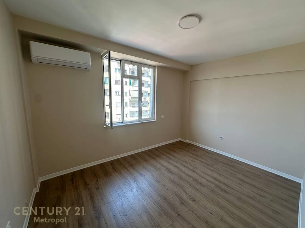 🏢 Jepet me Qira Ambient Dupleks për Zyrë | 130 m² | Qendër – Tiranë