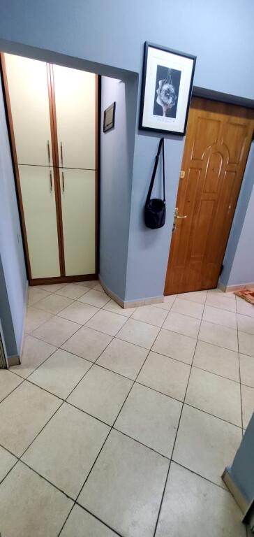 Appartamento 1+1 con cucina separata in affitto in Via Bardhyl