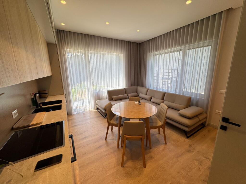 🚪Appartamento 1+1 in affitto  📍Indirizzo: Kodra Diellit 1 💶Prezzo 900€ con parcheggio