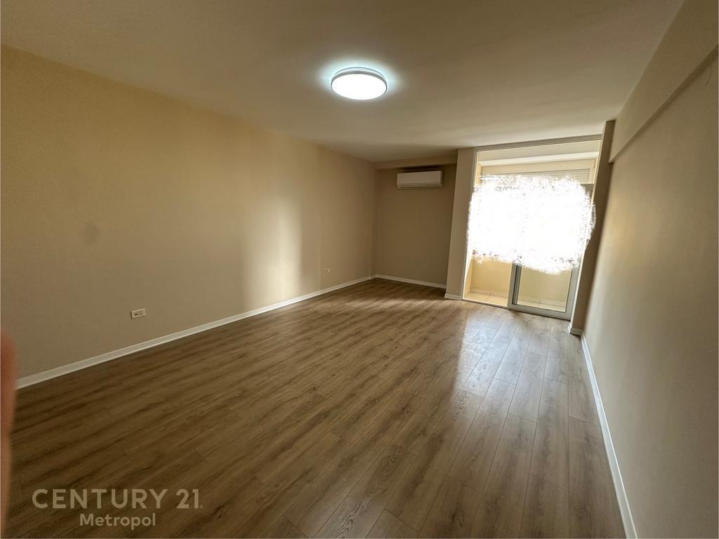 🏢 Jepet me Qira Ambient Dupleks për Zyrë | 130 m² | Qendër – Tiranë