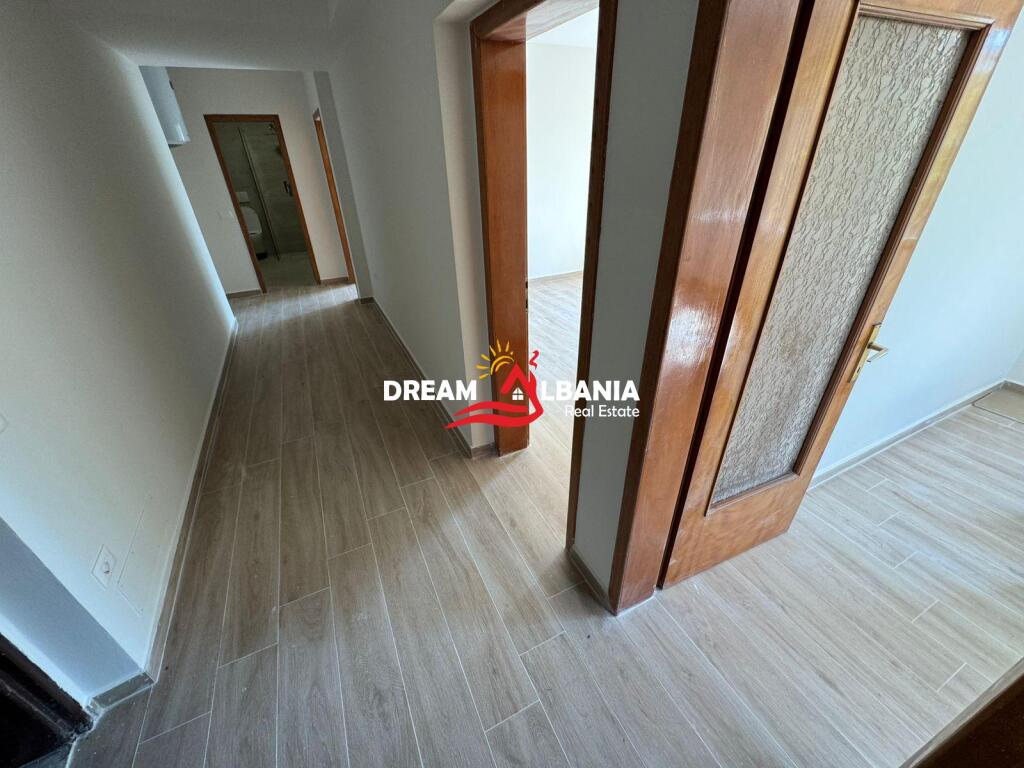 Locale Ufficio ( Ap 3+1 ) in affitto in Via Durazzo (ID 42711344)
