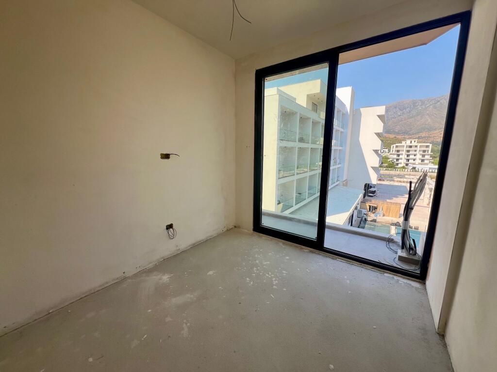 Apartament Per Shitje Tek Regina Palm Radhime