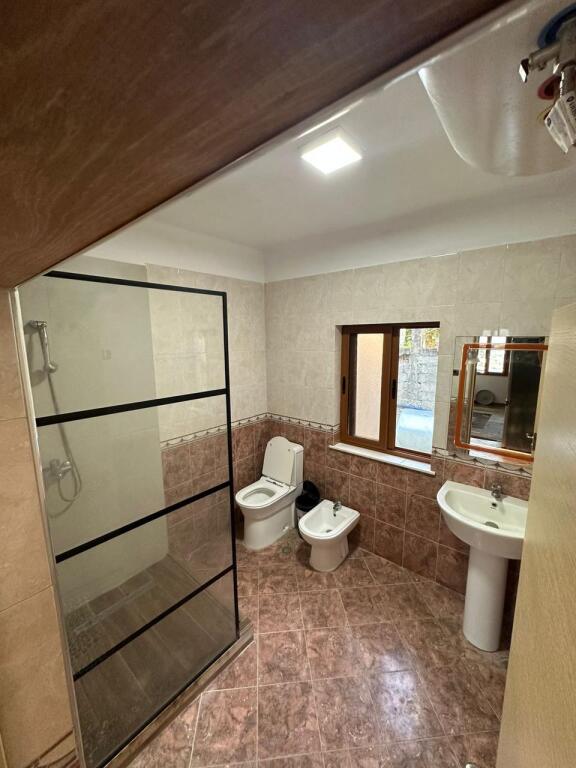 📣 AFFITTO Appartamento 2+1 Con Parcheggio 📍 Kombinat Via "Fejzi Hoxha" 💶 Prezzo 400 Euro