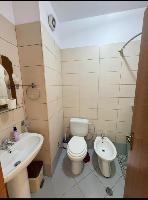 APARTAMENT 2+1 PER QIRA NE MISTO MAME !