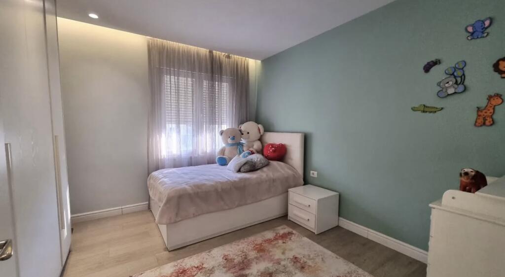 Affittasi appartamento 2+1+2+posto auto