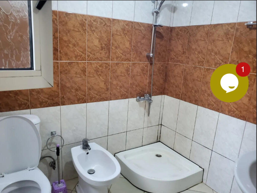 Qera, Hyrje 1+1, Porcelan, 300 euro