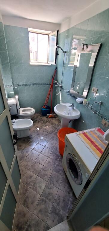 Appartamento 1+1 con cucina separata in affitto in Via Bardhyl