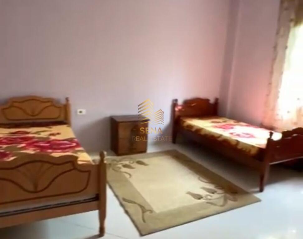 Qira, Hyrje private, 2+1 Shkozë, 300 Euro/muaj