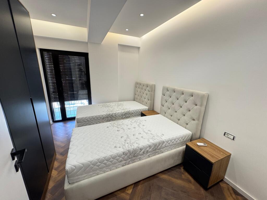 Jepet me qera apartament 2+1+2, Kodra e Diellit
