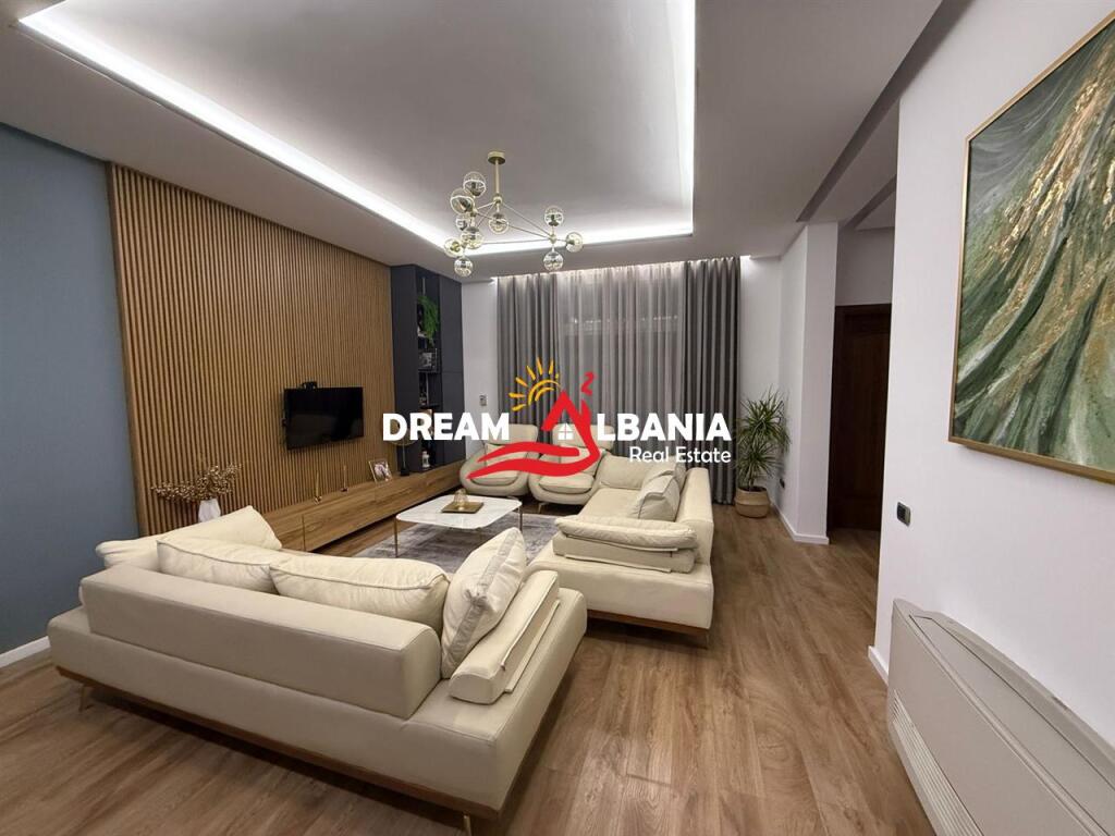 Duplex 3+1+2 + Parcheggio in affitto presso Kristal Center (ID 4231464)
