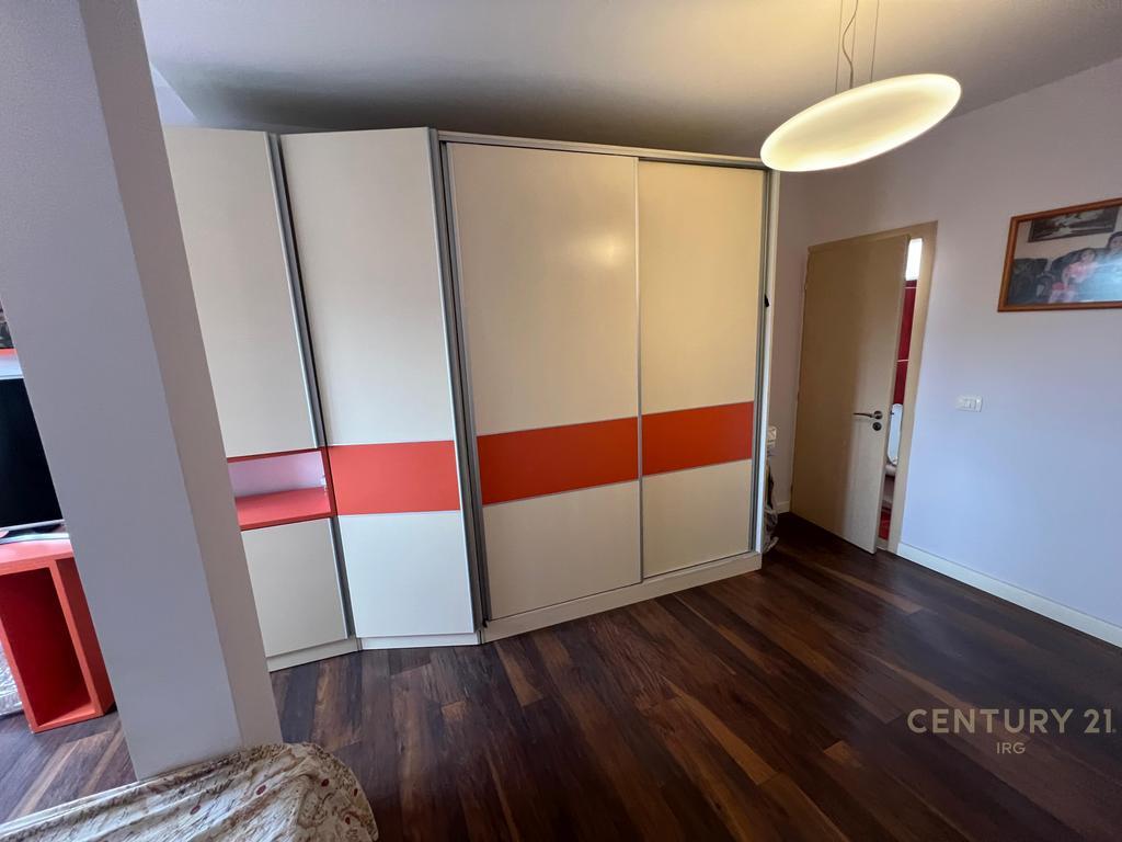 🏡 Shitet Apartament 2+1+2 me Tarracë të Madhe | Pranë Selvies, Tiranë