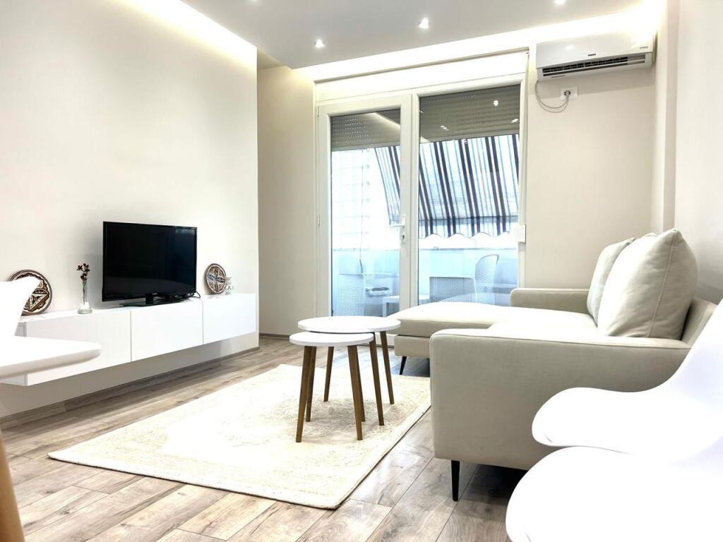 1+1 for rent Pazari i Ri
