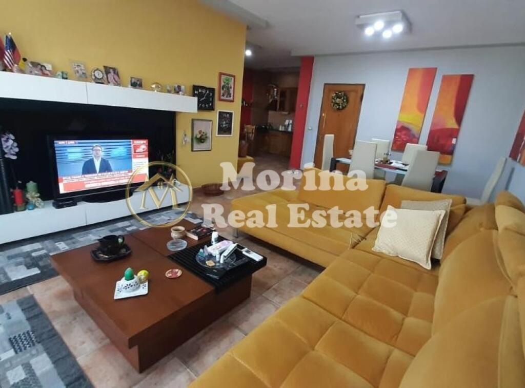 Apartament 3+1+2 ,Rr:"Dibres",  perball Ministrise Mbrojtjes, 170.000 Euro