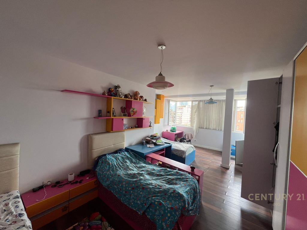 🏡 Shitet Apartament 2+1+2 me Tarracë të Madhe | Pranë Selvies, Tiranë