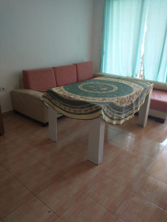 Fresku, appartamento 1+1 in affitto (25.000 Leke)