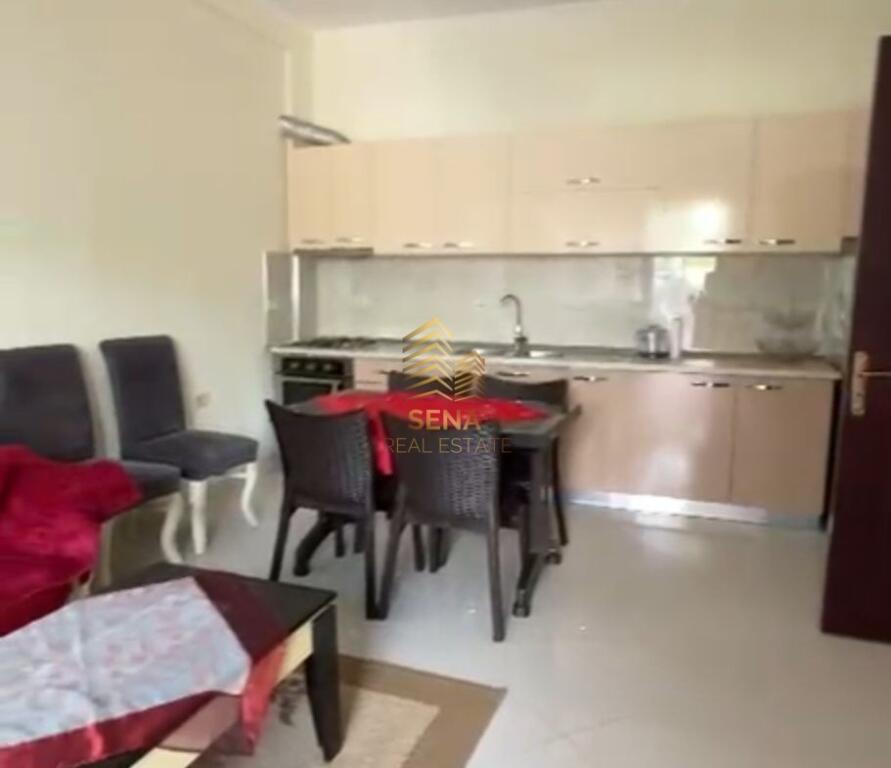 Qira, Hyrje private, 2+1 Shkozë, 300 Euro/muaj