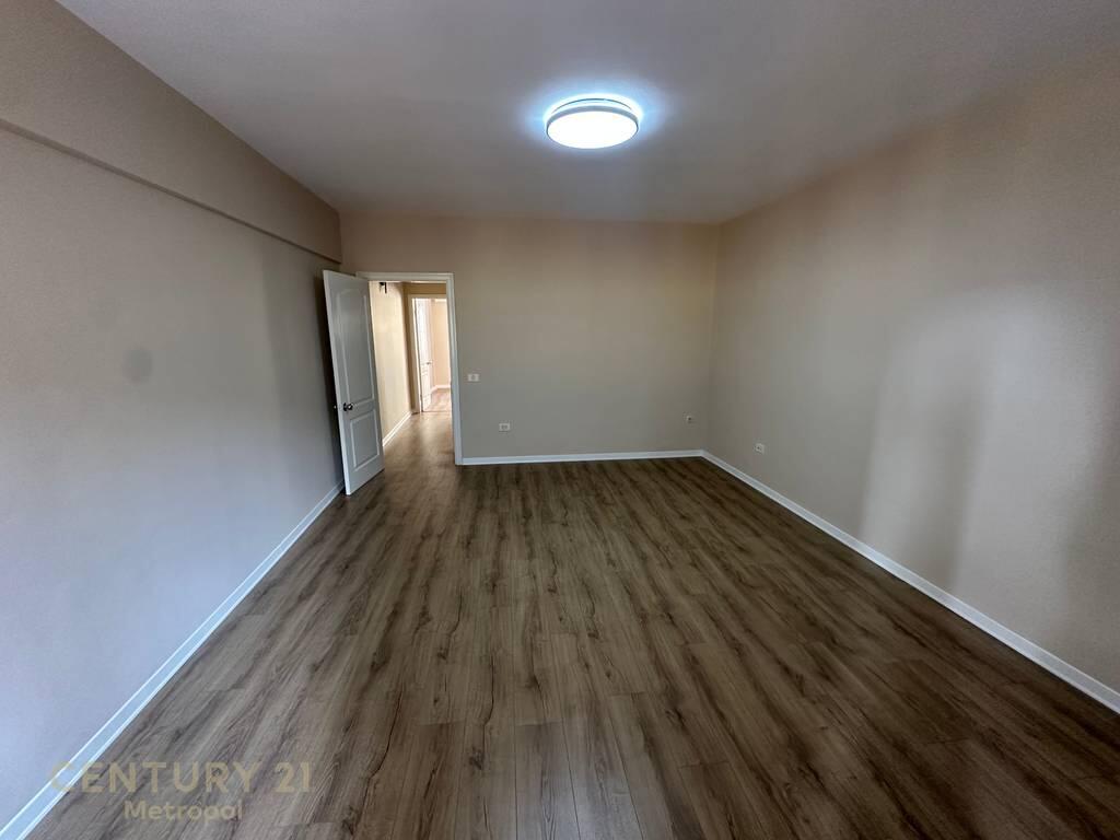 🏢 Jepet me Qira Ambient Dupleks për Zyrë | 130 m² | Qendër – Tiranë