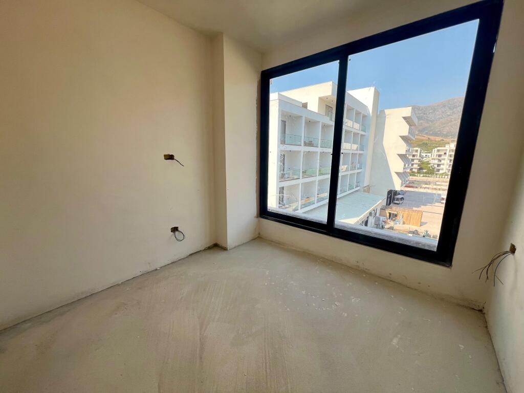 Apartament Per Shitje Tek Regina Palm Radhime