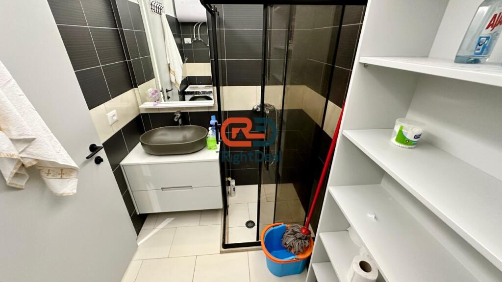 Ne Durres, Prane Plepave Shitet Apartament 1+1 Super I Investuar Shume Prane Detit !!!