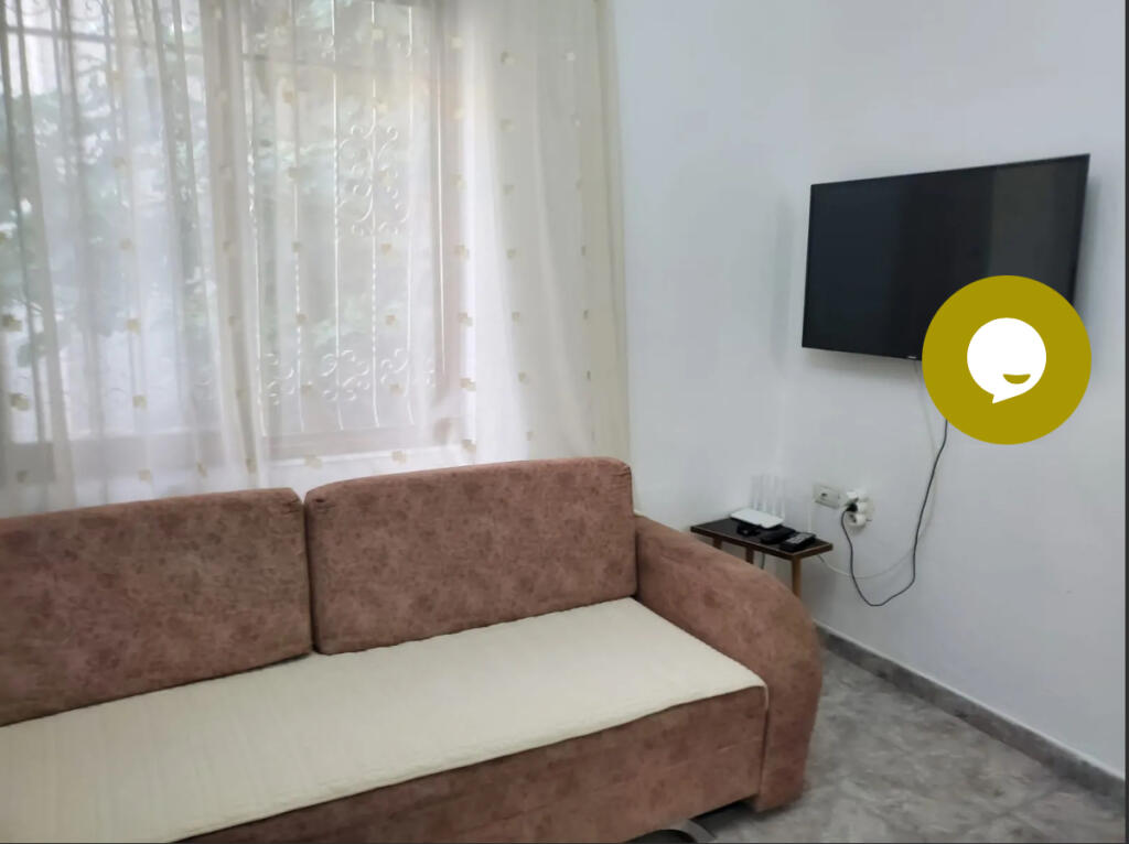 Qera, Hyrje 1+1, Porcelan, 300 euro