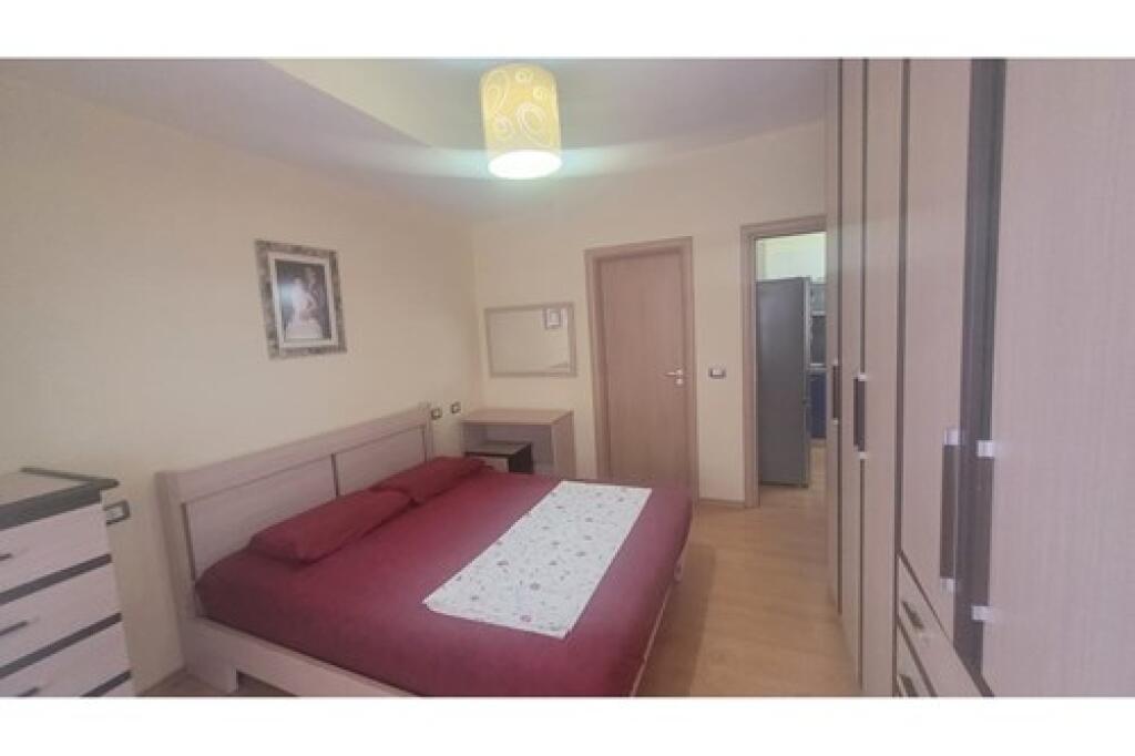 Jepet me qira apartament 2+1+2 rruga e Bogdaneve