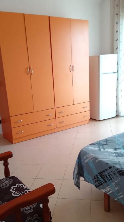 Apartament komod me ventilim, dritë dhe pamje të bukur