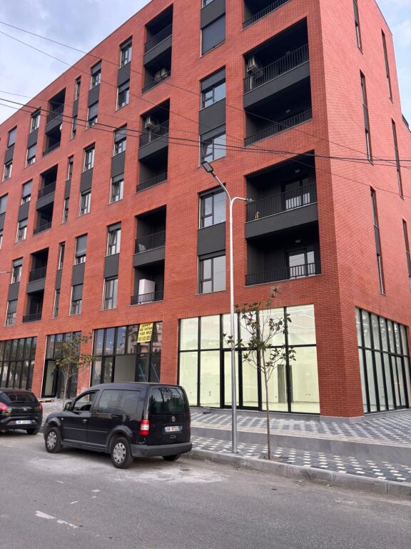 📣 Negozio in vendita 📍 Paskuqan, vicino all'Ospedale e alla Scuola Paskuqan  💶 Prezzo totale: 214.600 €