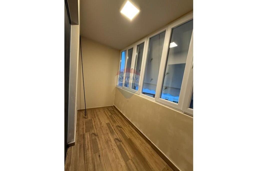 Apartament 2+1 Për Shitje Fresk