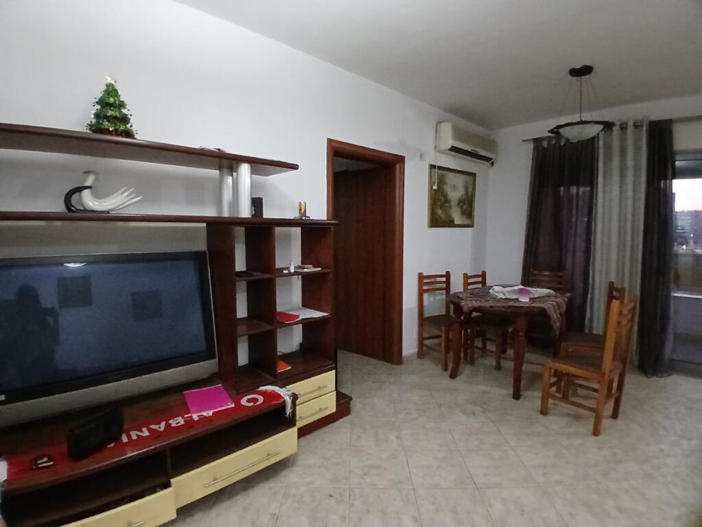 Jepet Me Qera Apartament 2+1+2 Tualete +2 Ballkone