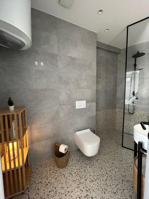 Apartment me qera 2+1+3+parkim Vila Gold