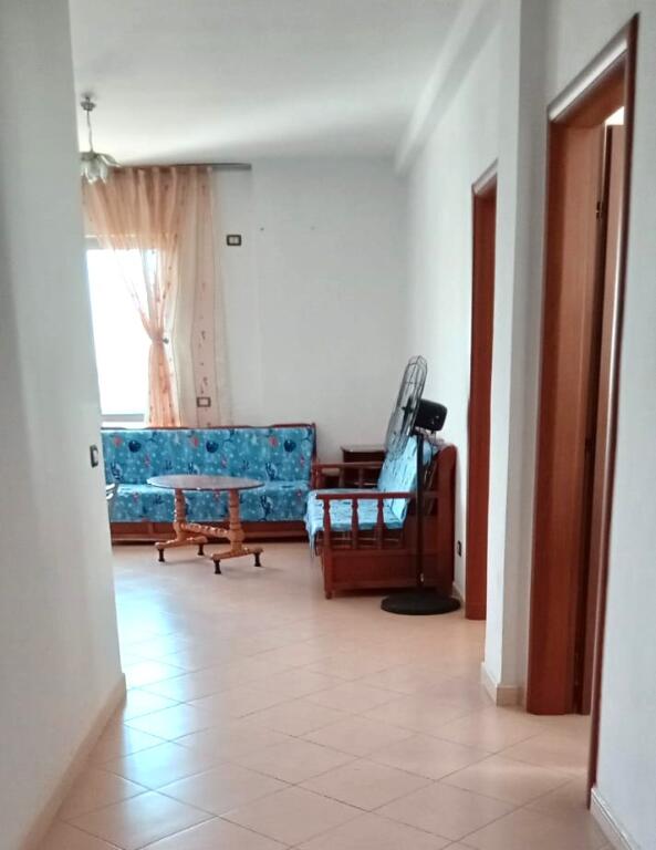 Apartament komod me ventilim, dritë dhe pamje të bukur
