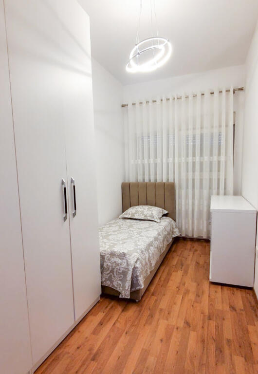 APARTAMENT 2+1 PER QIRA!