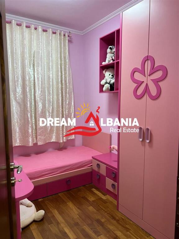 Jepet me qira apartament 3+1+2 , tek mbikalimi i Komunes